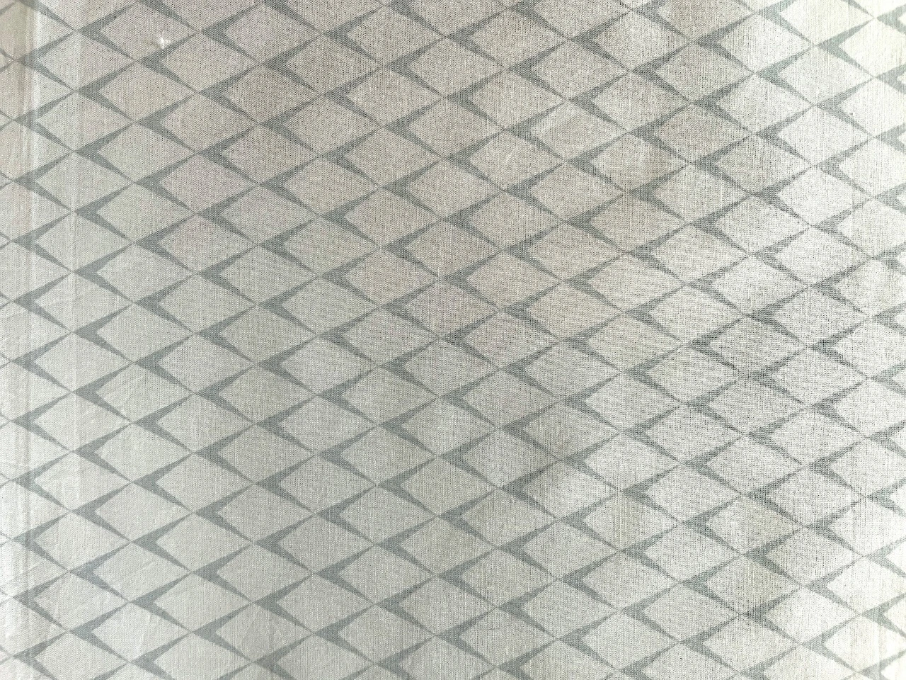 Tissu coton graphique vert sauge 44x50 cm
